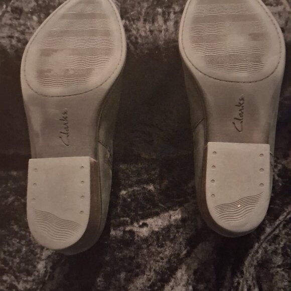 Clarks Ankle Boots, Size 7 1/2, Heel Height 1 3/4", Ultimate Comfort Collection - Picture 3 of 4